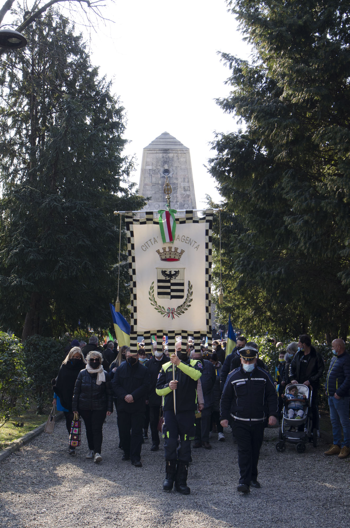 marcia per la pace magenta (10)