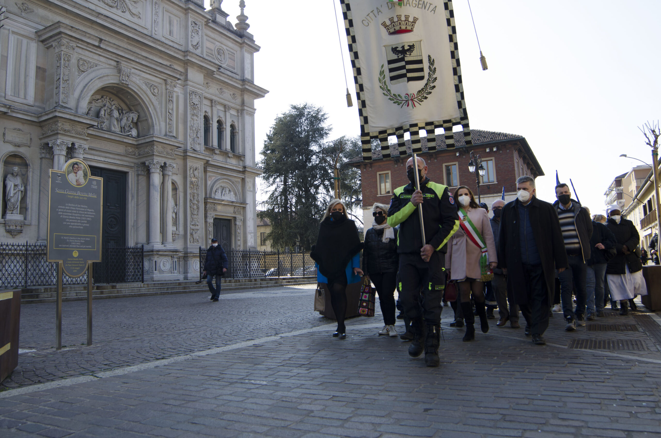 marcia per la pace magenta (18)