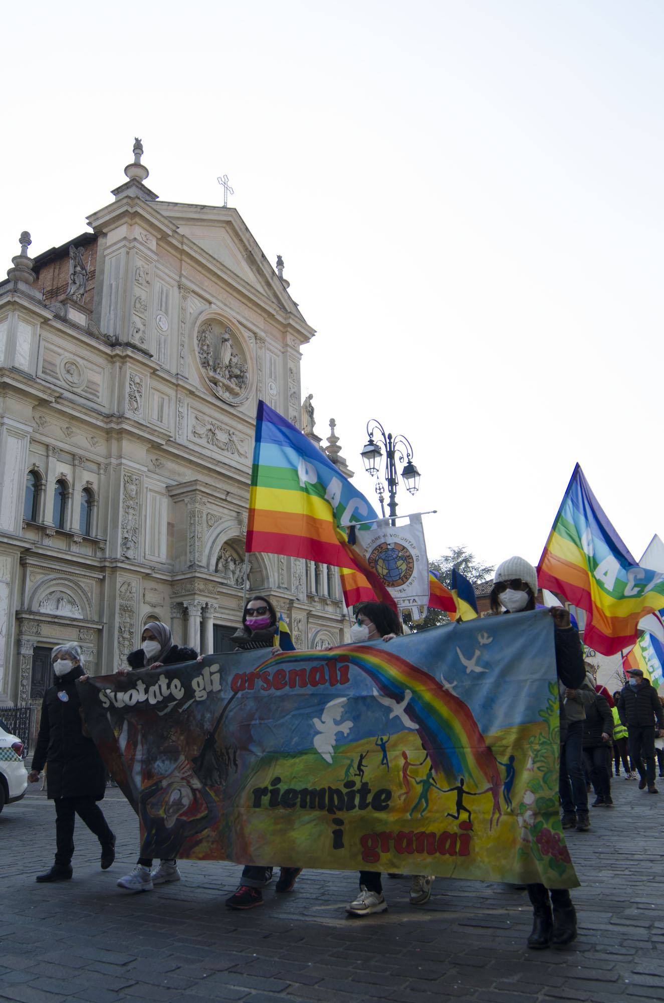 marcia per la pace magenta (28)