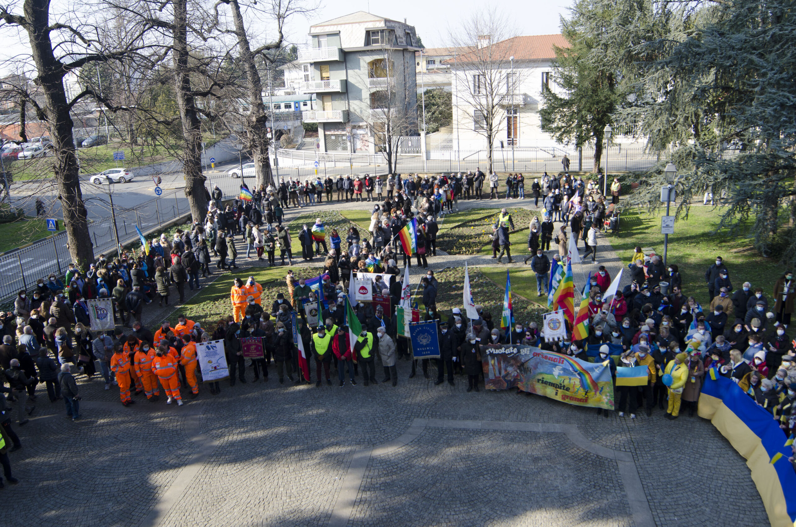 marcia per la pace magenta (34)