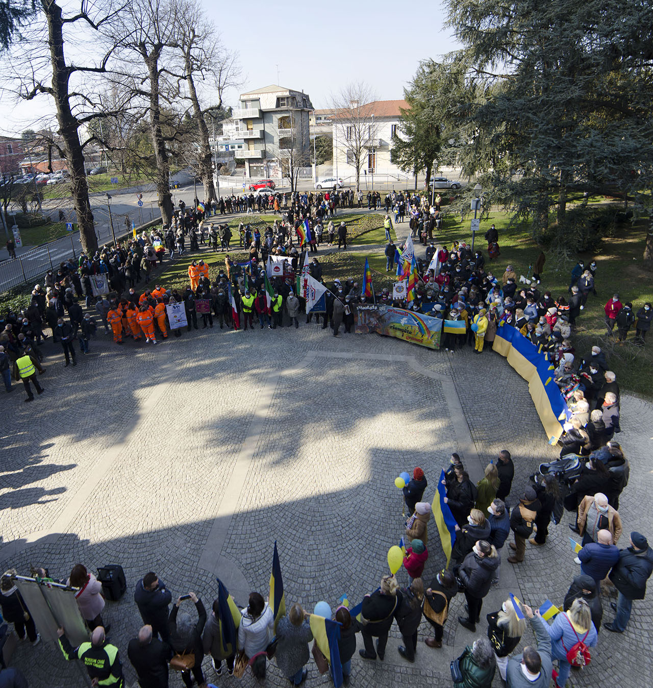 marcia per la pace magenta (48)