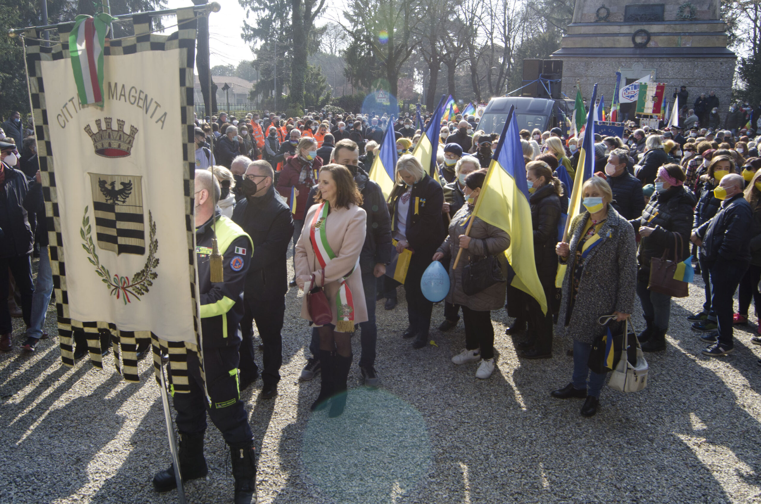 marcia per la pace magenta (7)